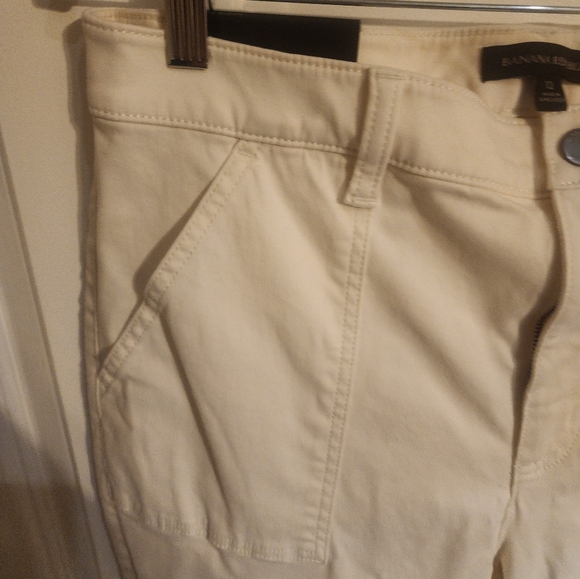 Banana Republic Cargo Sloane Pants Creme/Winter white - Picture 4 of 9